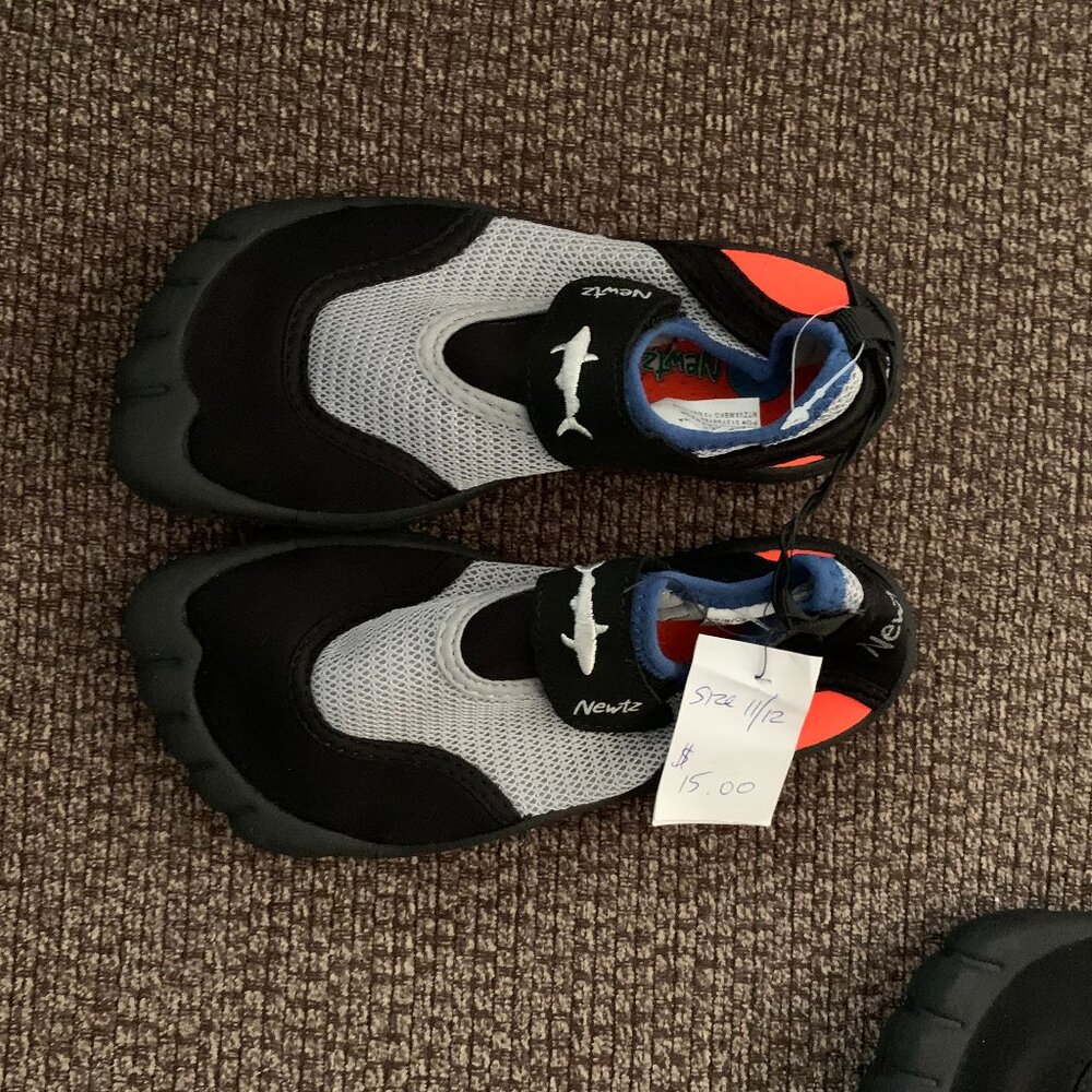KIDS SWIMMING/WATER SHOES